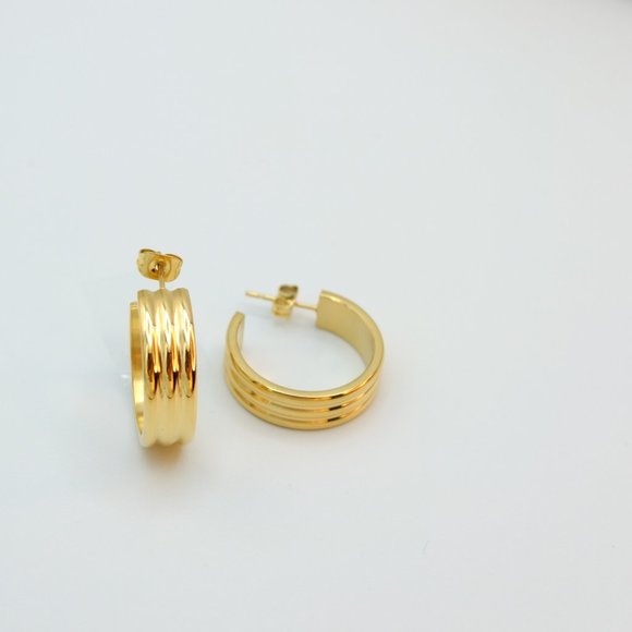 Brandi 18K Gold Plated Small Tri Hoop Earrings - Picture 5 of 11